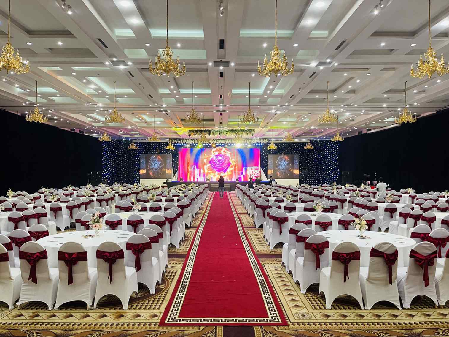 Đêm dạ tiệc Year End Party 2026 sang trọng tại Louis Palace