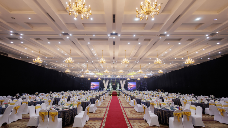 sanh cuoi louis palace 